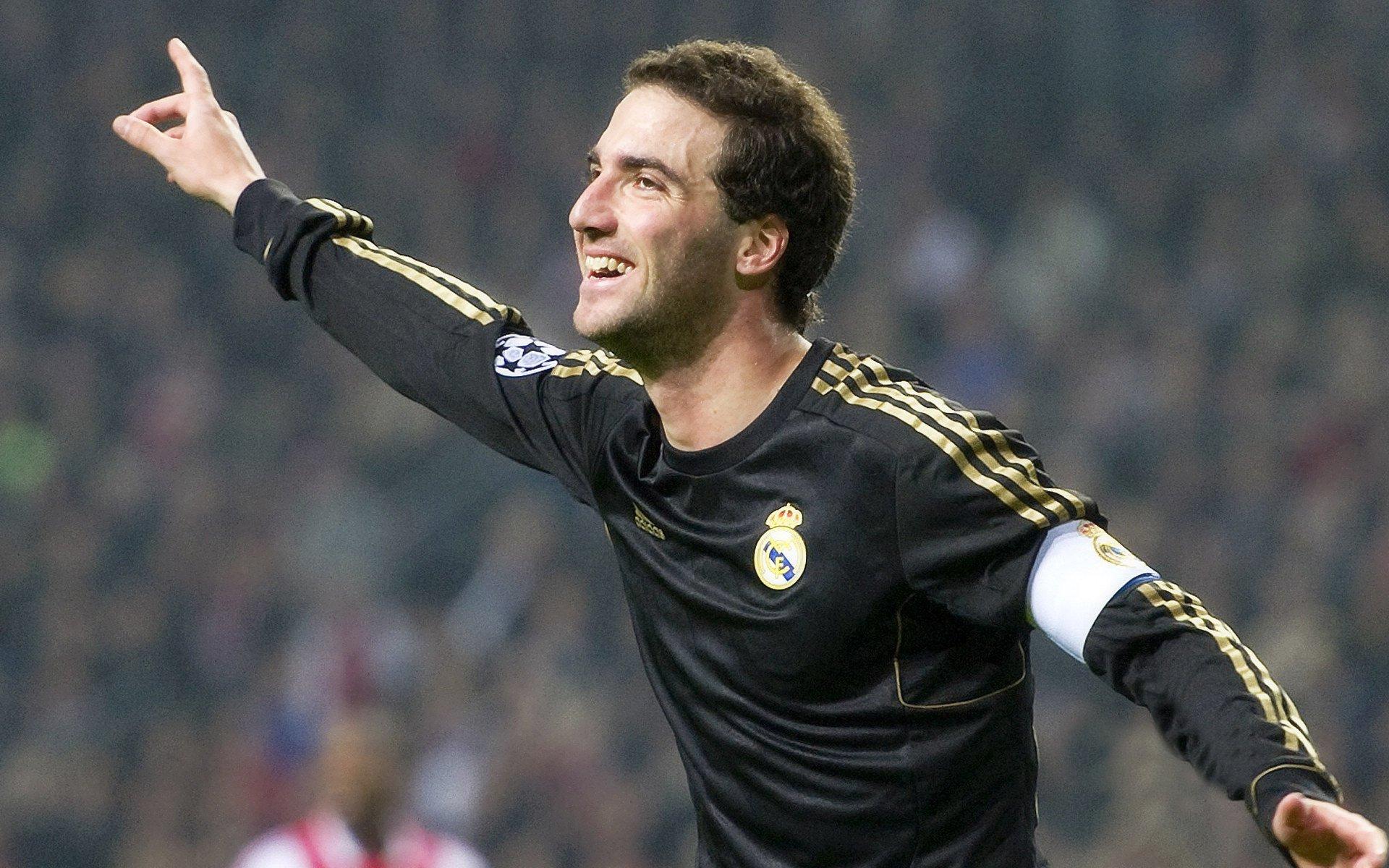 黄潜锁定德温特，转会拉锯战考验谈判智慧