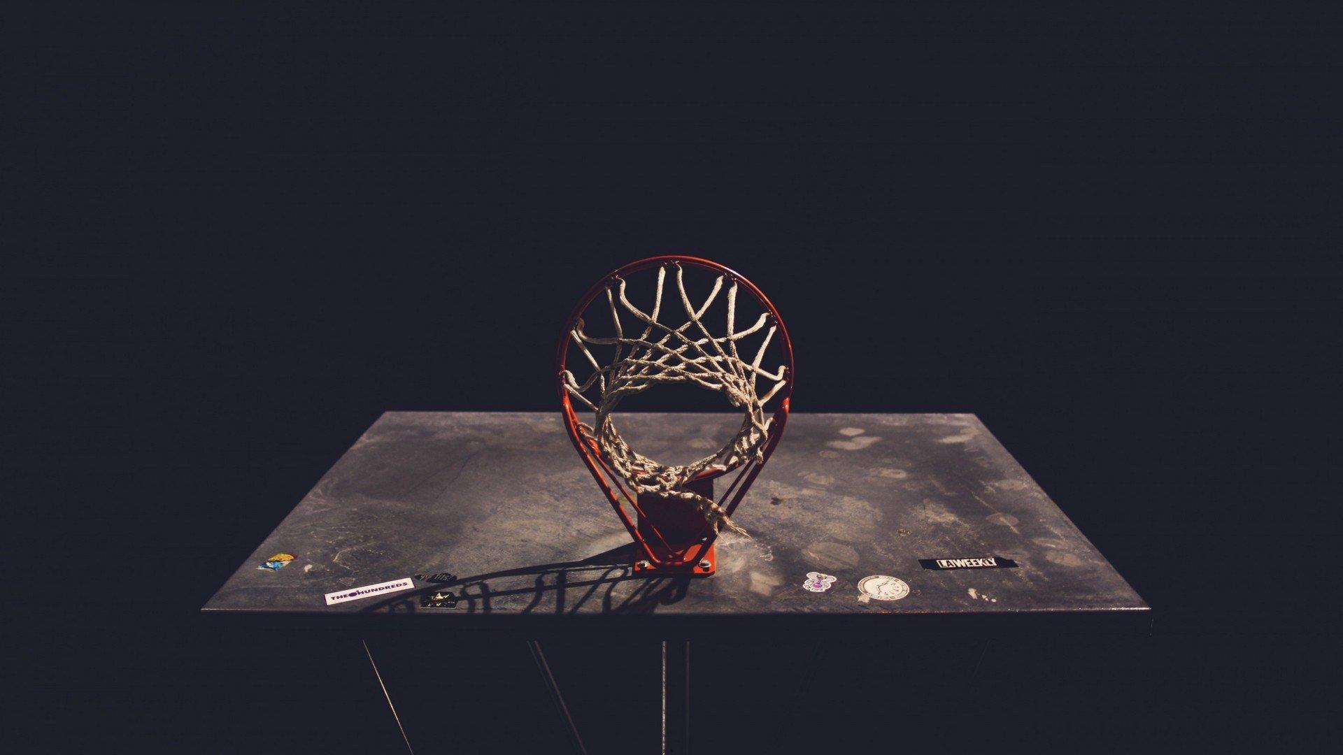 恩里克盛赞加维，如后院嬉戏般从容 锋线九号难题迎刃而解